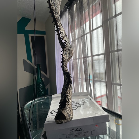 Jubilee thigh boot snake skin heel! - Picture 1 of 2